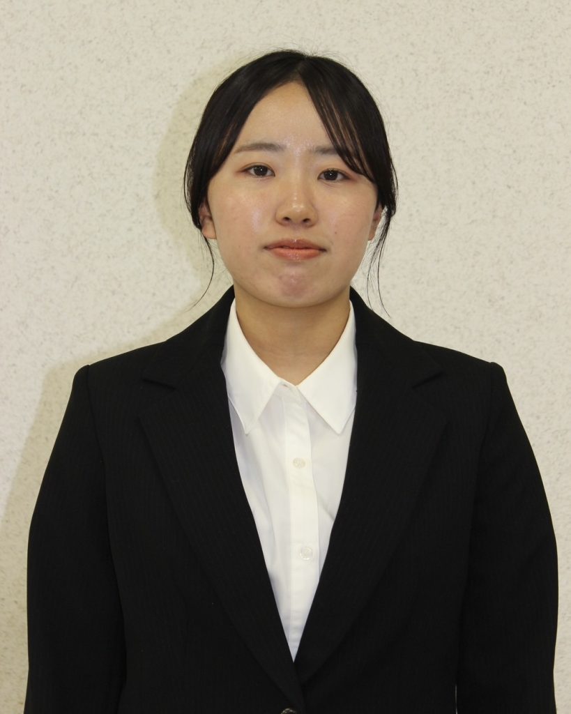 高田　真子